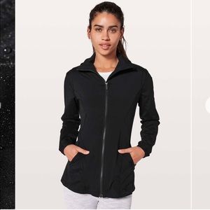 Such a cinch lululemon lightweight jacket
